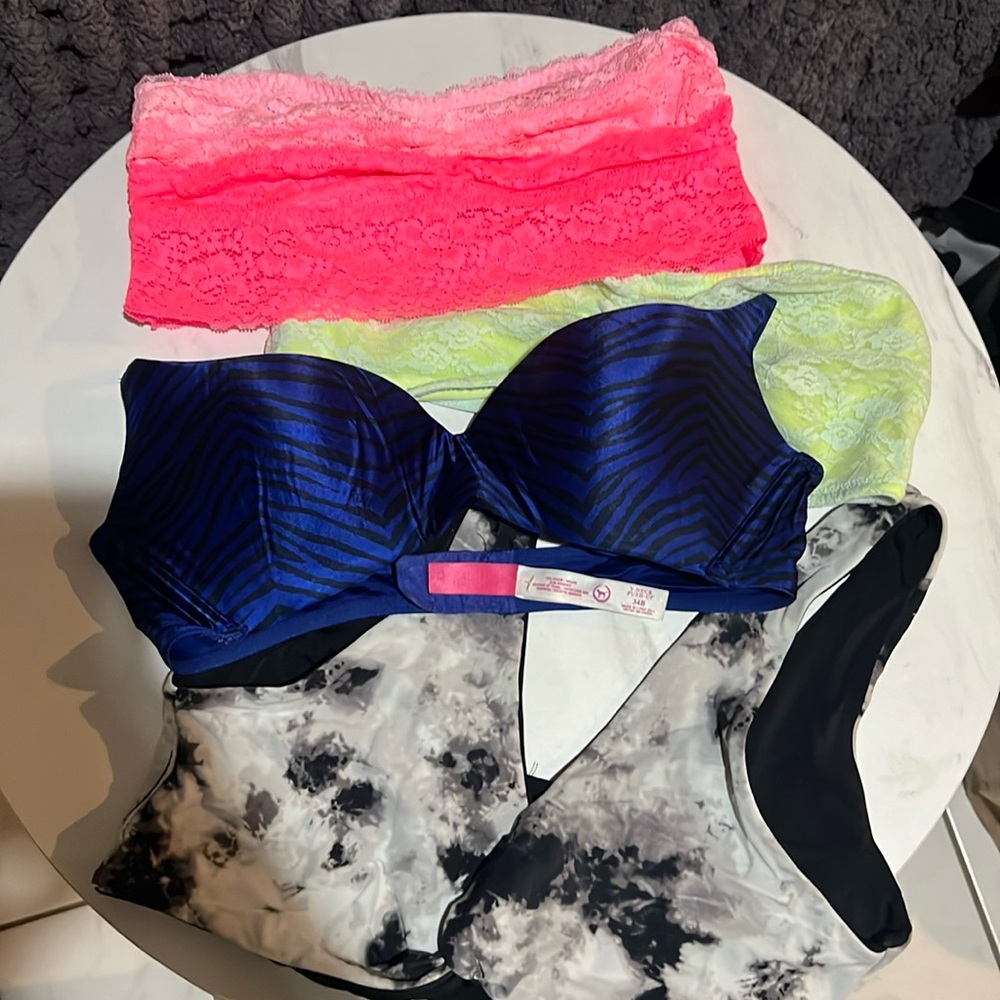 VS PINK Bra Bundle Size Small / 34B (no signs of wear or tear)
